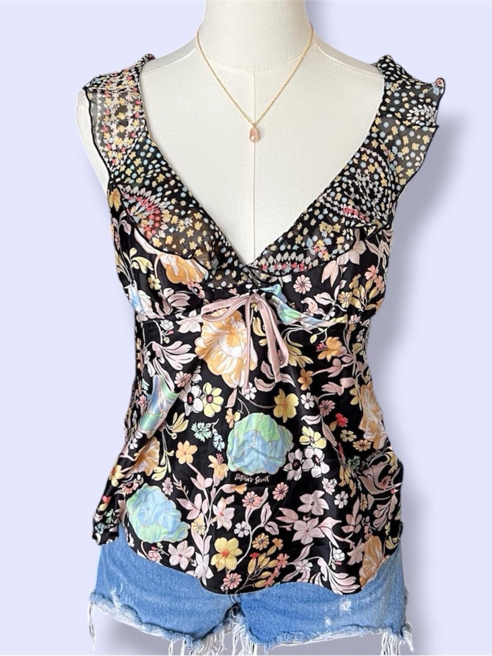 Victoria’s Secret satin floral frilly V-neck tank top 🌸